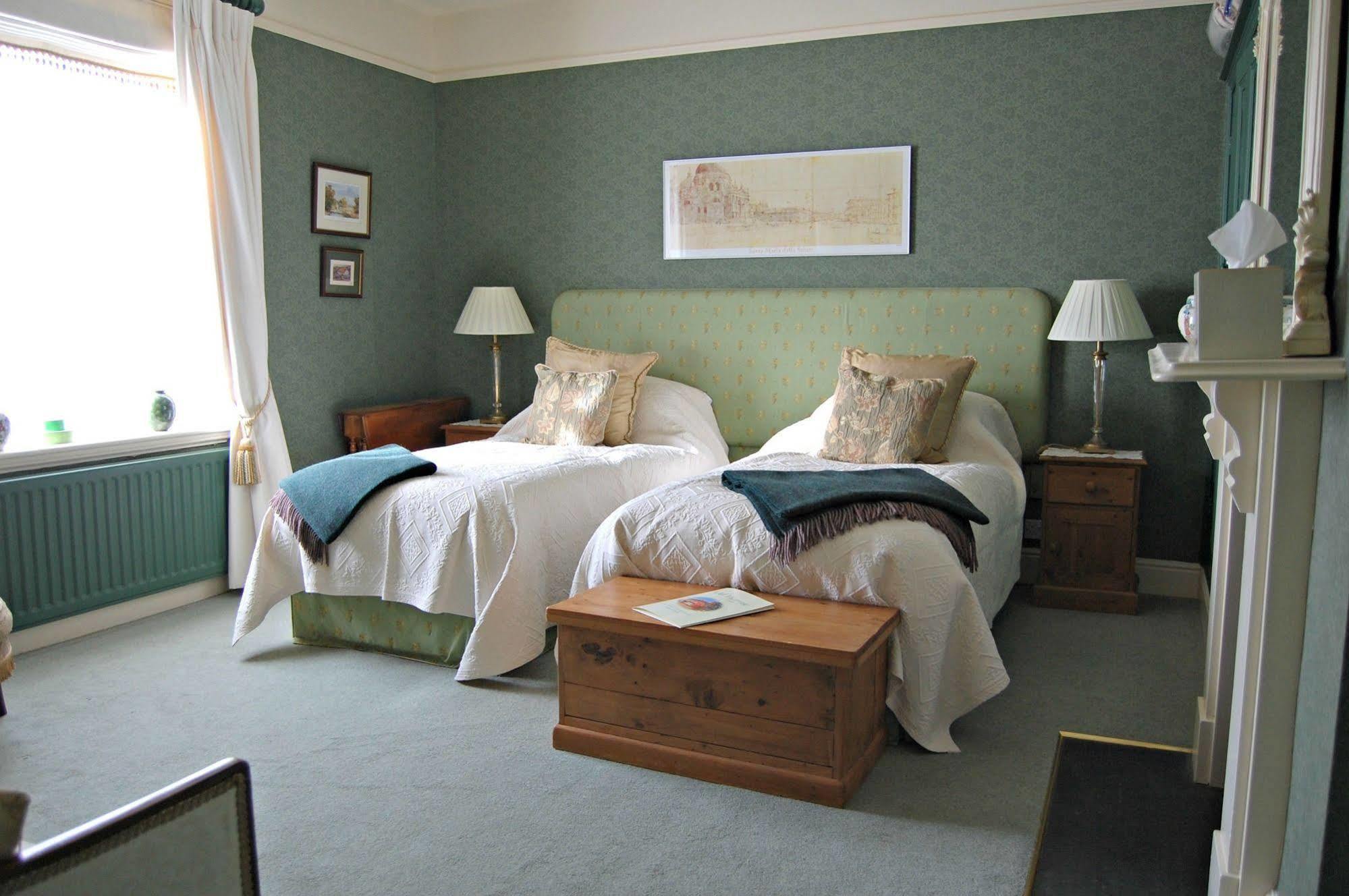 The Old Vicarage Dolfor Hotel Newtown  Eksteriør billede